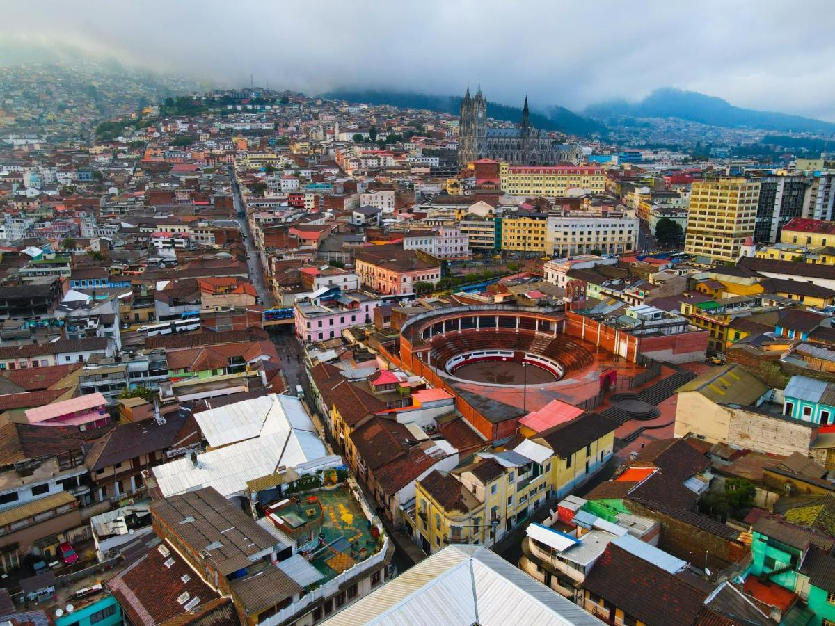 Vibes Aurik Hotel Quito Exterior photo